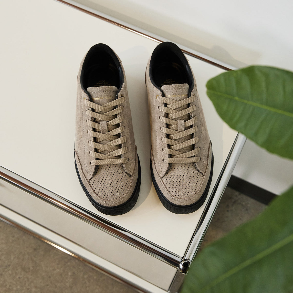 Zapatillas Hours is Yours “DMC-1 CASHMERE”