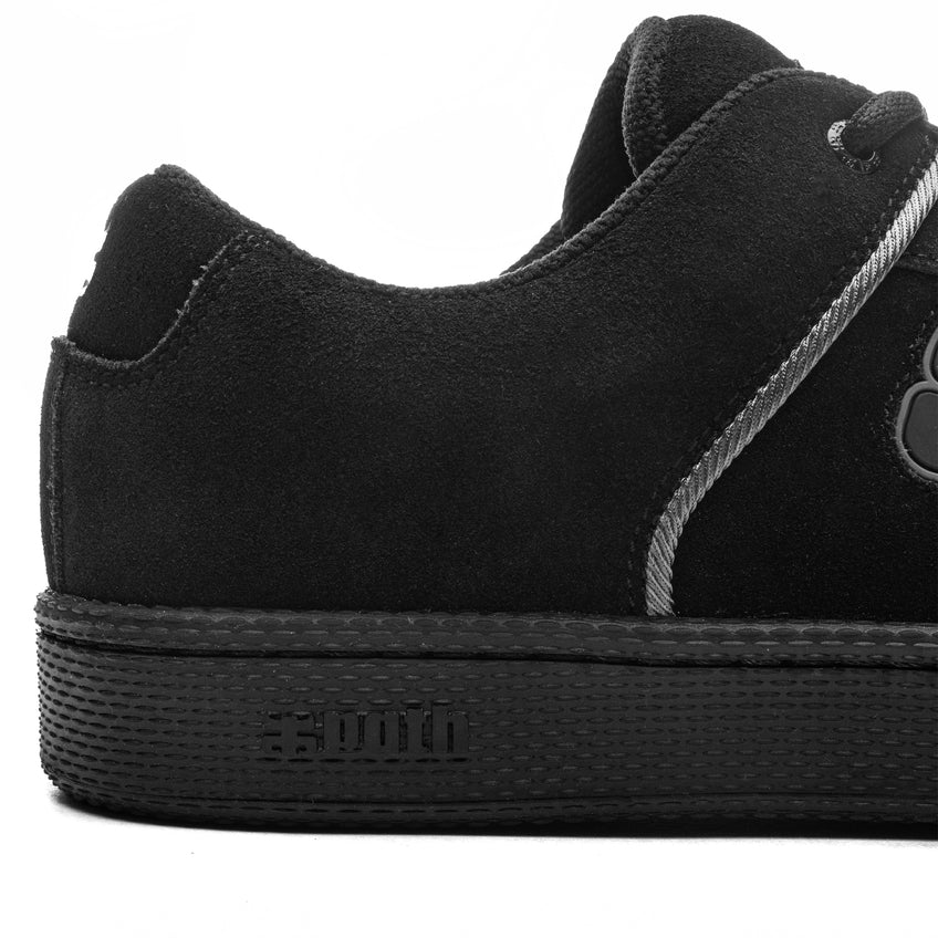 Zapatilla Ipaht "1985" - Black Suede